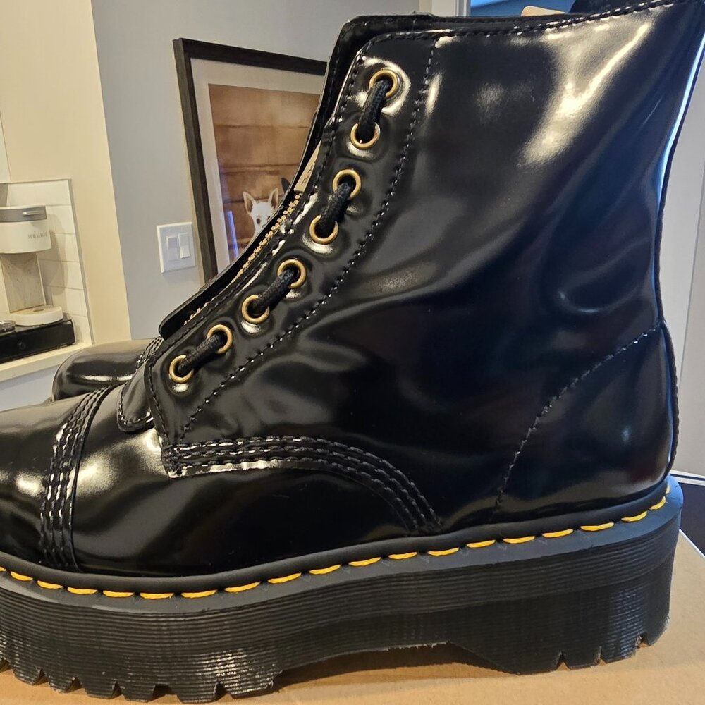Dr. Martens Vegan Leather Sinclair 26410001 Platform Boot Boots Men's Sz 10 NEW